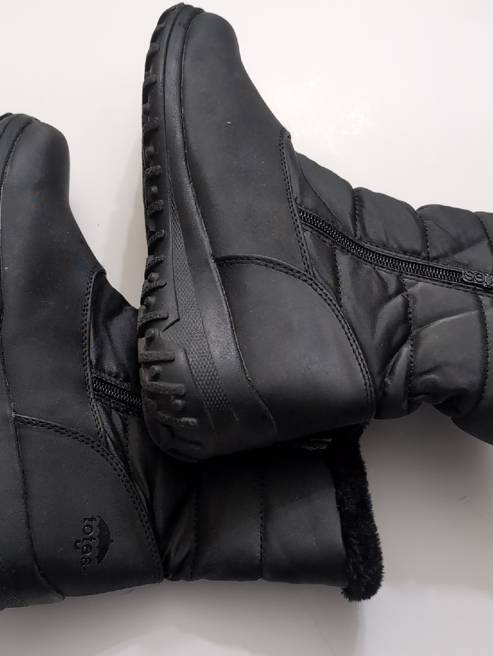totes Black Insulated Winter Boots with Side Zip